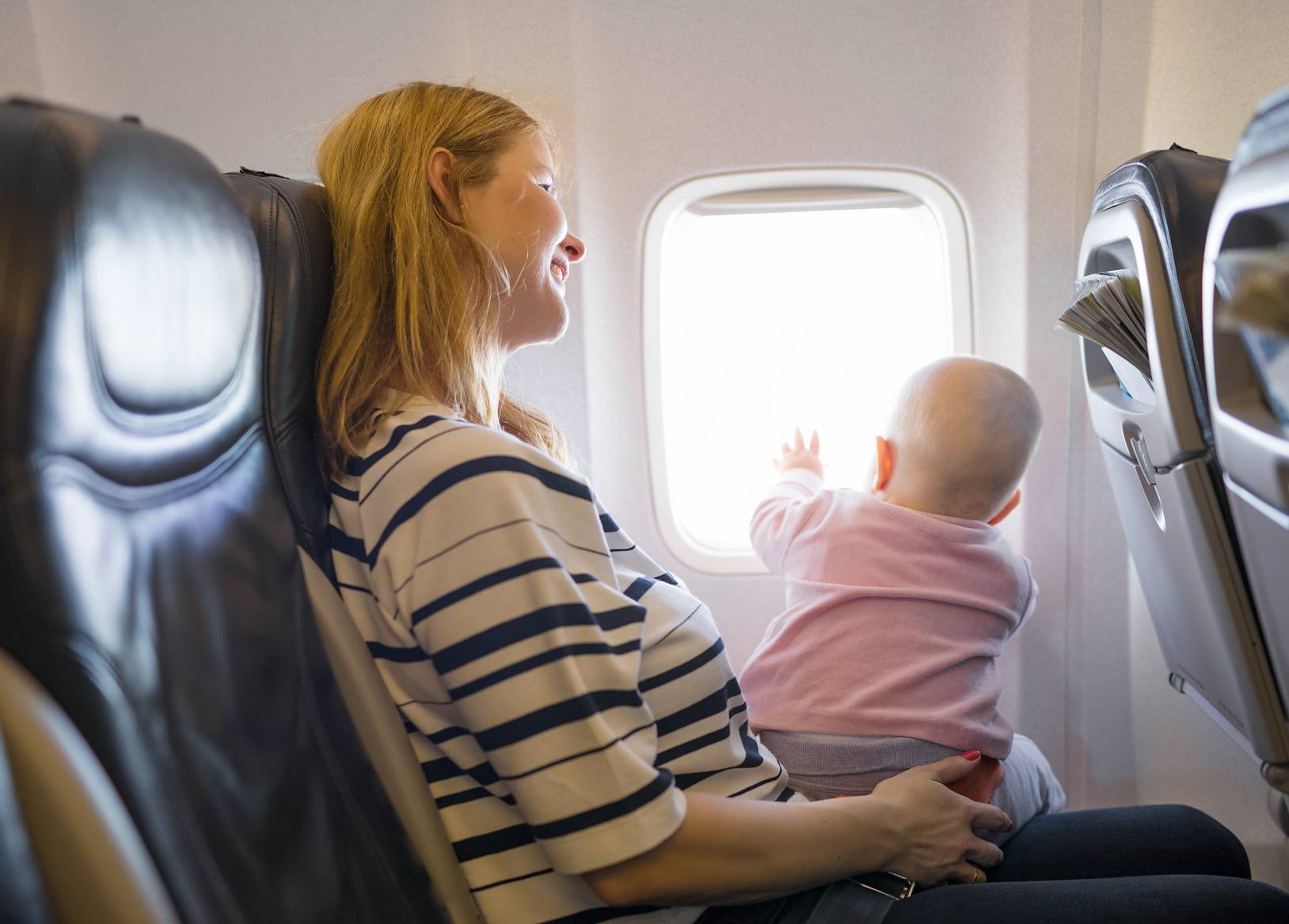 В правила перелётов внесены изменения для пассажиров с малолетними детьми в самолетах.